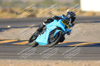 media/Nov-19-2023-CVMA (Sun) [[1f3d1b7ccb]]/Race 17 Amateur Supersport Middleweight/